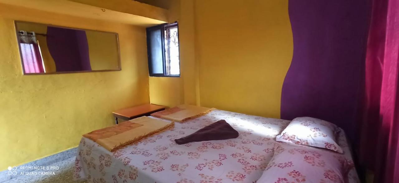 Vicky'S Home Stay Hampi Exterior foto